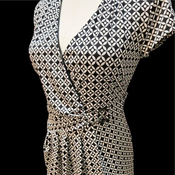 Robert Louis Black & White Wrap Dress – Geometric Print, Stretch – Size M - Picture 6 of 13